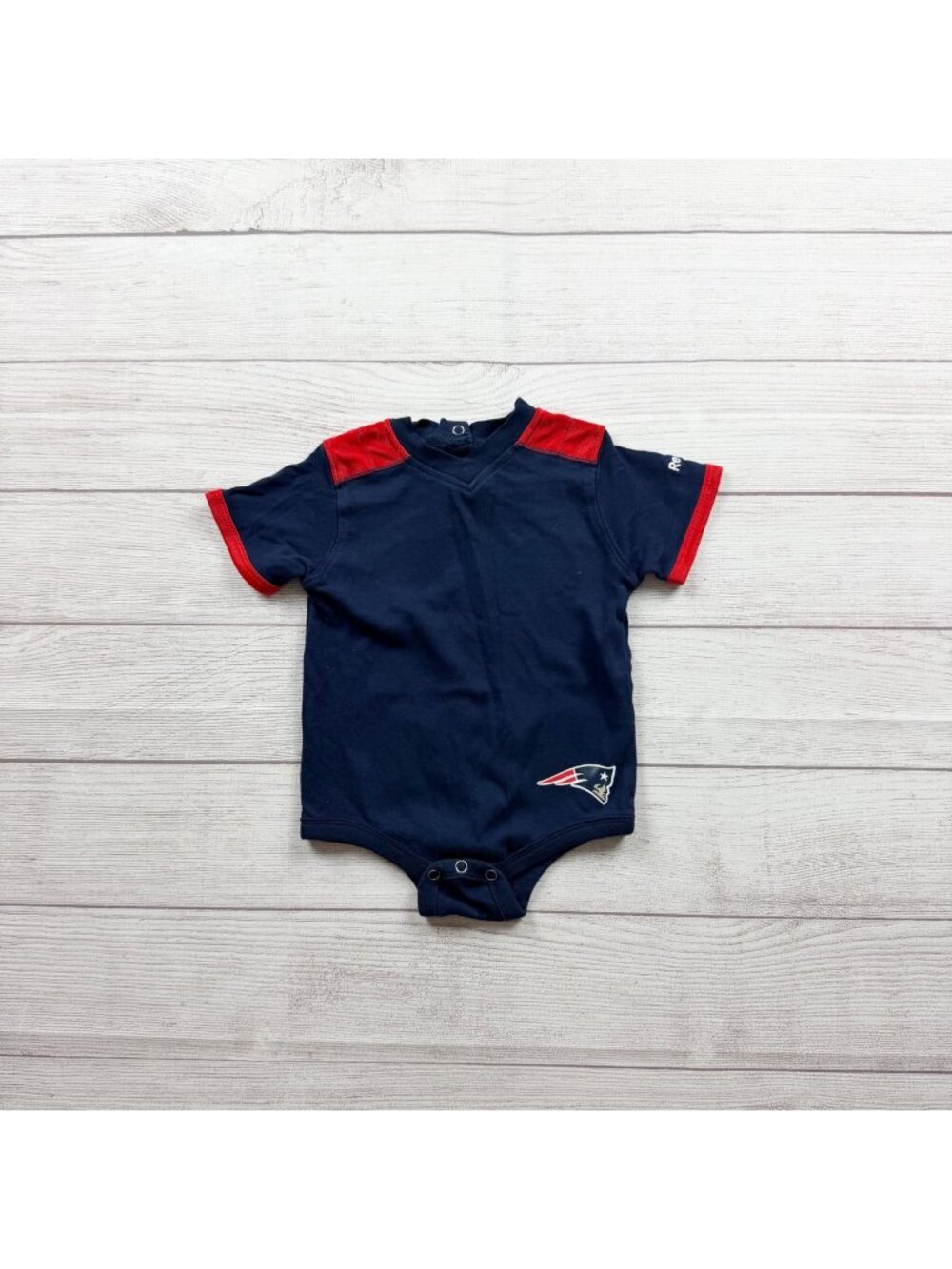 Reebok NFL Team Apparel Patriots Baby One Piece Bodysuit 12-18 Months